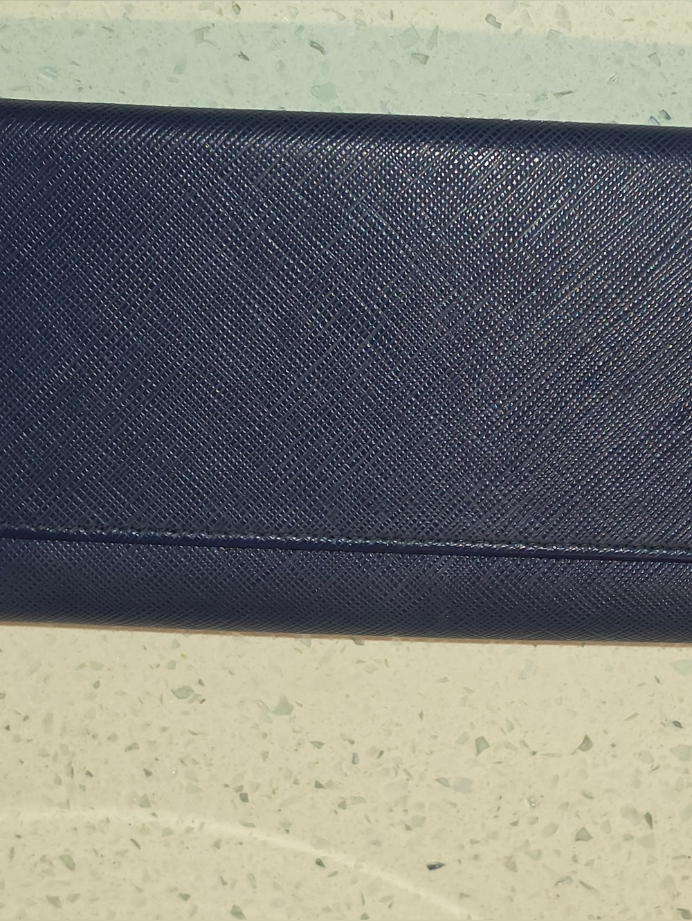 Salvatore Ferragamo Elegant Navy Long Wallet with Gold Bow Accent - Picture 2 of 5